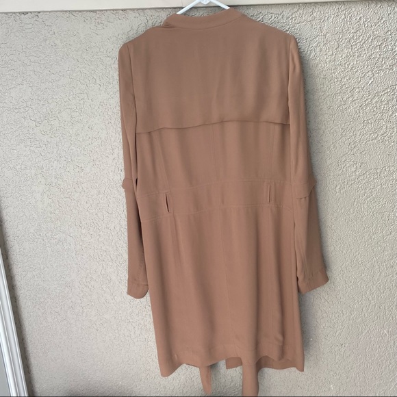 Aritzia Babaton Flowy Trench - Picture 2 of 9